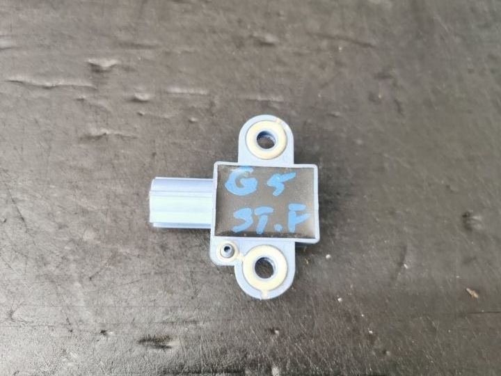 Senzor impact stanga fata vw golf 5 1k1 1k0955557a