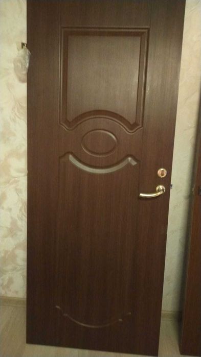 Продам двери б/у в хорошем состоянии