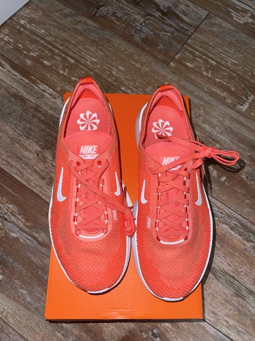 Маратонки Nike Free 2025