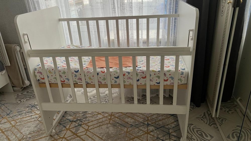 Продам детскую кроватку