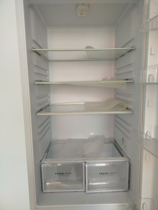 Холодильник бу срочно продам
