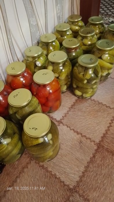 Продам соленья,сок томатный