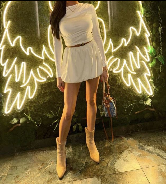 Рокля балон ХС размер в черен и бял цвят