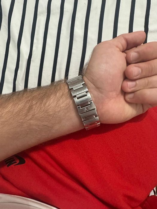 Ceas Jaques Lemans barbati , este folosit nu prezinta nicun defect