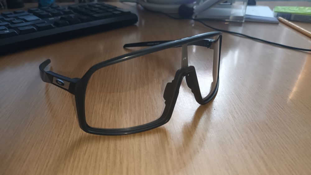 Oakley Sunglasses Sutro 009406 Carbon Frame Photochromic Lense