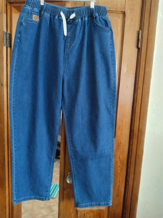 Продам джинсы новые