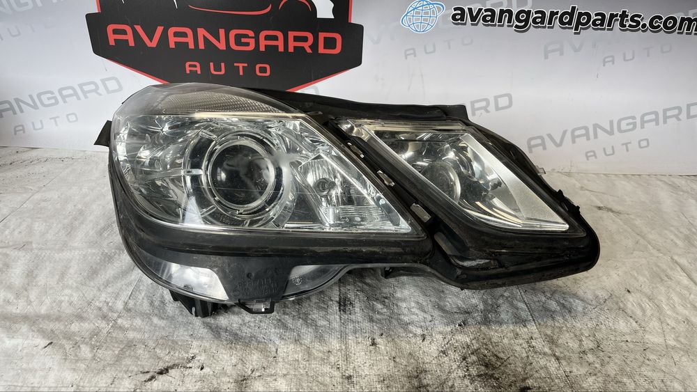 Mercedes E W212 десен фар