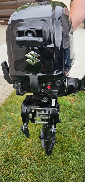 Barca gonflabila cu motor