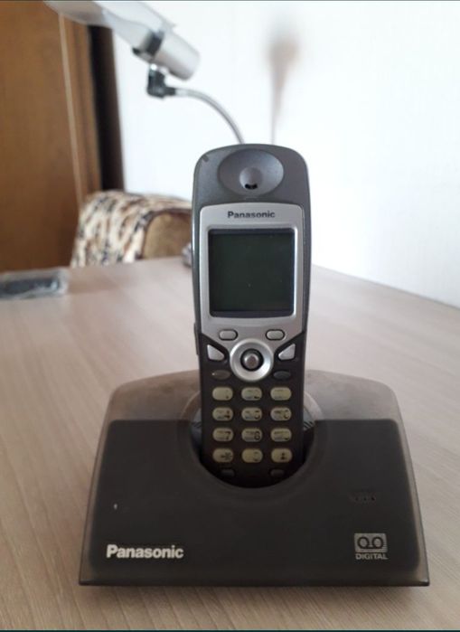 Продам радиотелефон с автоответчиком.