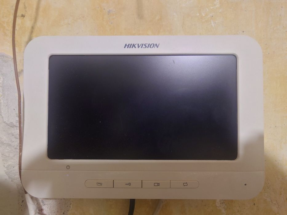 Видео домофон Hikvision