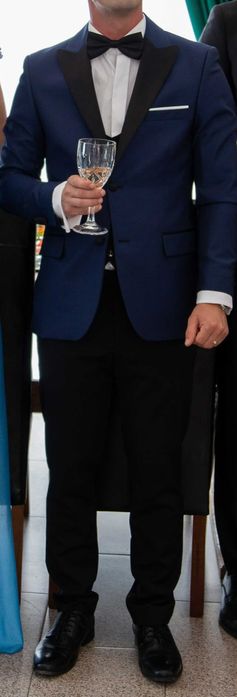 Costum mire Escudo