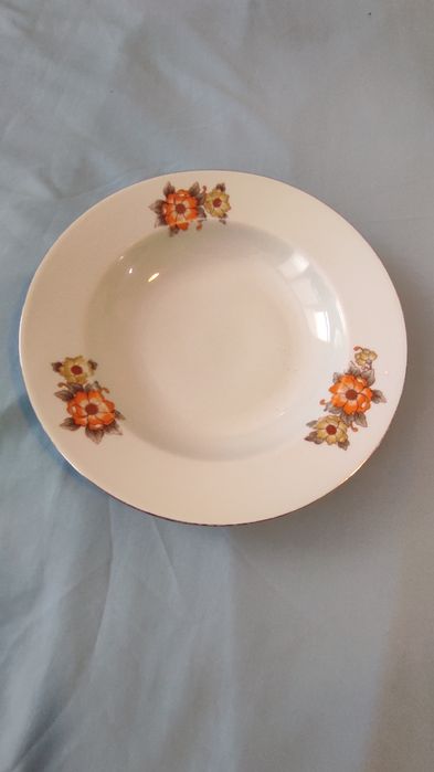 Ретро чинии за допълване на сервизи