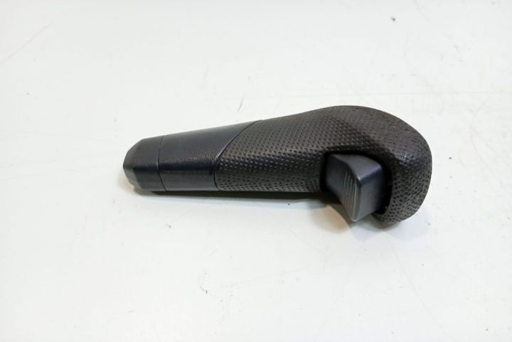 Nuca schimbător Mitsubishi Pajero a 3-a generatie (facelift)