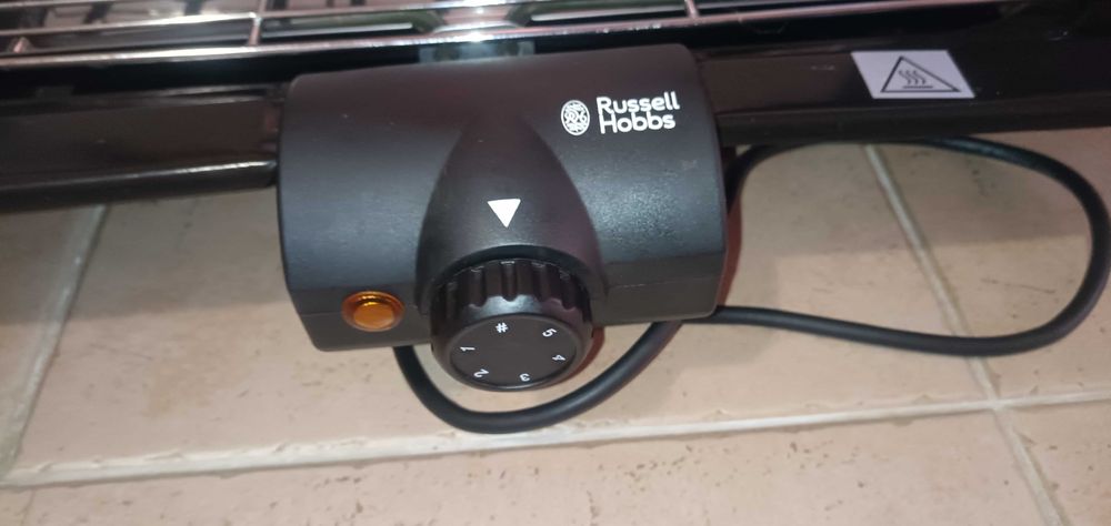 Russell Hobbs 2-в-1 грил: стояща скара и барбекю на маса