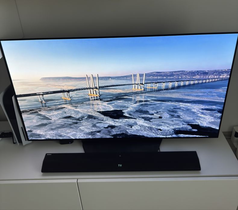 Televizor LG OLED ( 139 cm -100hz)