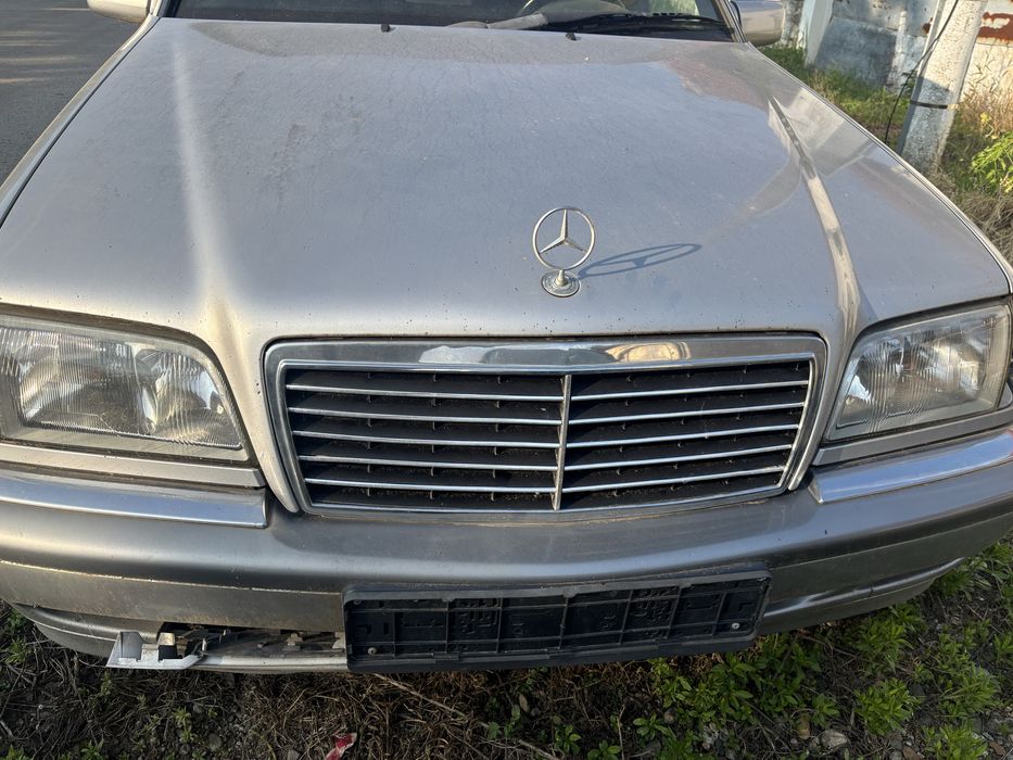 Авангардова Решетка за Мерцедес W202