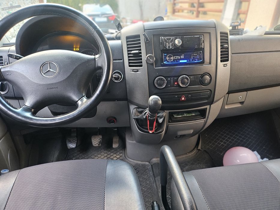 Vând autoplatformă  mercedes sprinter