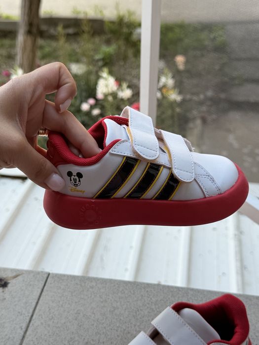Adidas Disney 25