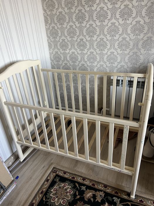 Детская кровать без матраца