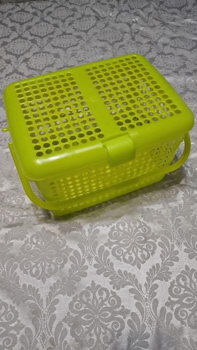 Корзина пластикова