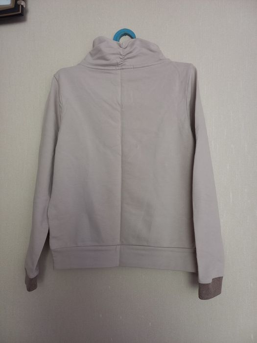 Продам женскую одежду