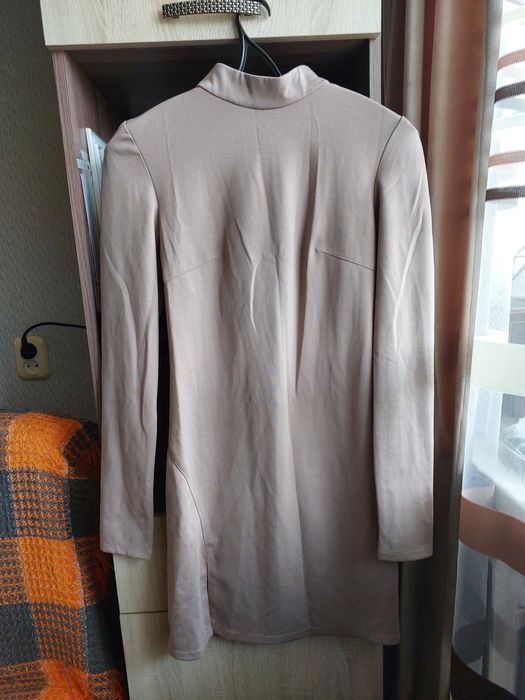 Продам платья. 3000