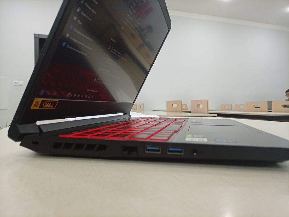 Acer i5 NITRO 5 Gaming. 16gb/750gb SSD. Holat ideal qirilgan joyi yoq