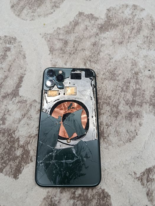 Продам айфон 11 про мак