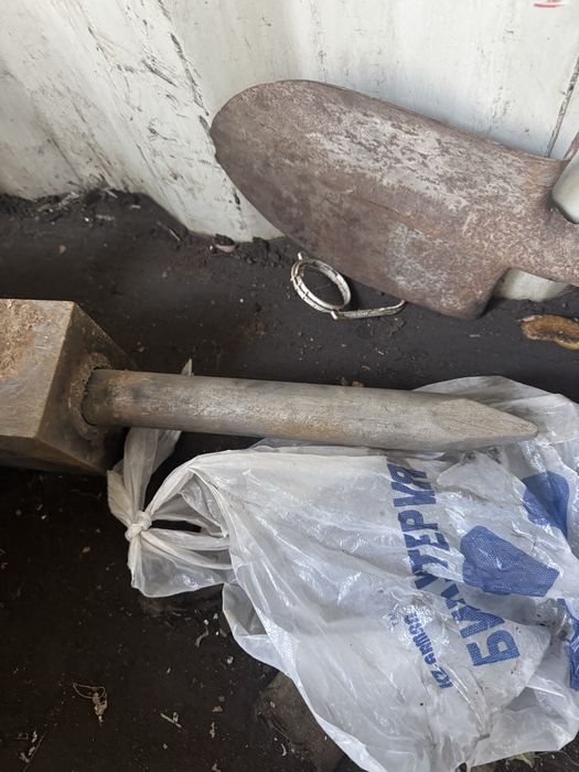 Продам гидромолот на мини экскаватор от 2х тонн