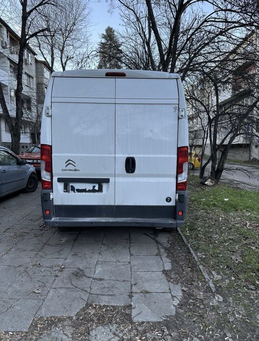 Товарен бус под наем с шофьор