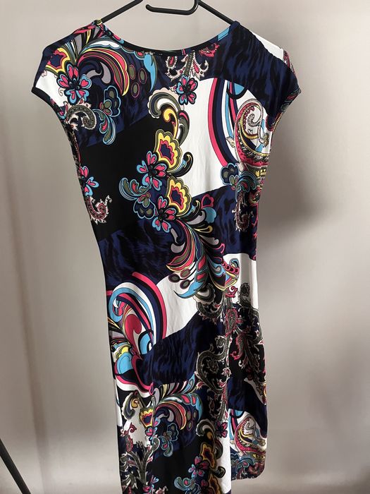 Rochie cu print ajustata pe corp