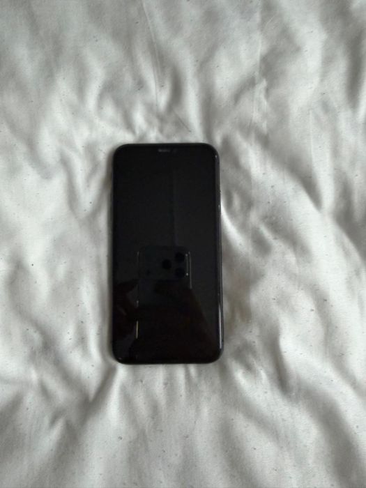 Продам Iphone 11 в черном цвете