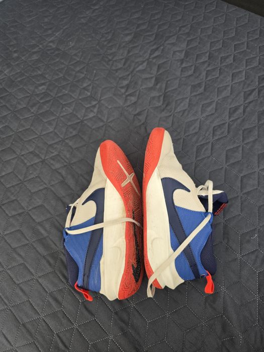 Маратонки Nike..