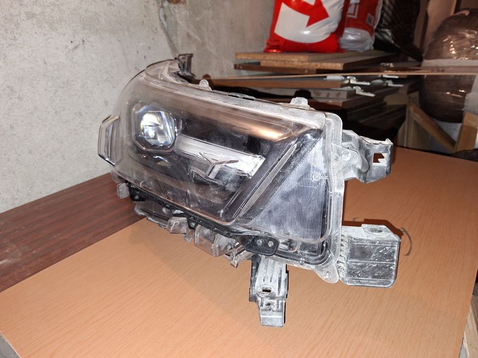 ДЕСЕН ФАР Toyota HIlux 81110-0KX21  2021-2025