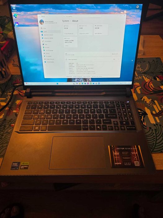 MSI Vector 16 HX AI, I9 275HX, 16" QHD+, 64GB, SSD 1TB, RTX 5080 16GB