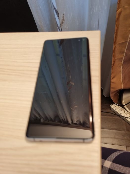 Vand vand telefon samsung s10 + in stare f buna