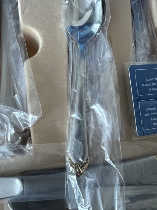 Продам столовый  набор