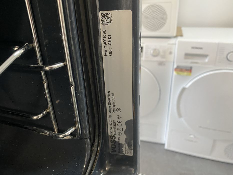 Фурна за вграждане VOSS бяла 72 литра