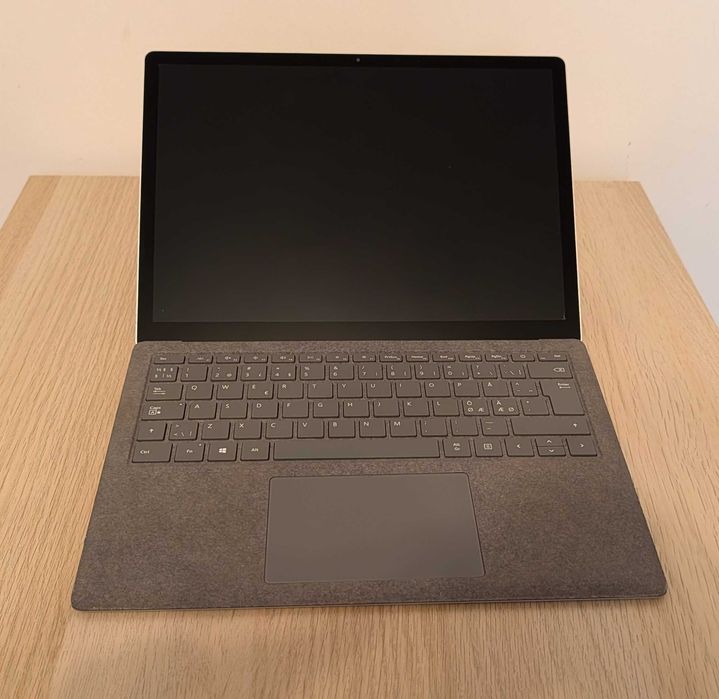 Microsoft Surface Laptop – AMD Ryzen 5 – Slim & Premium