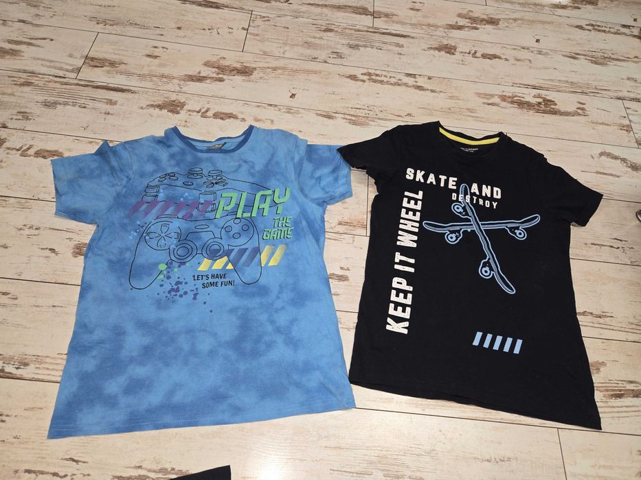 Лот от четири тениски с къс ръкав