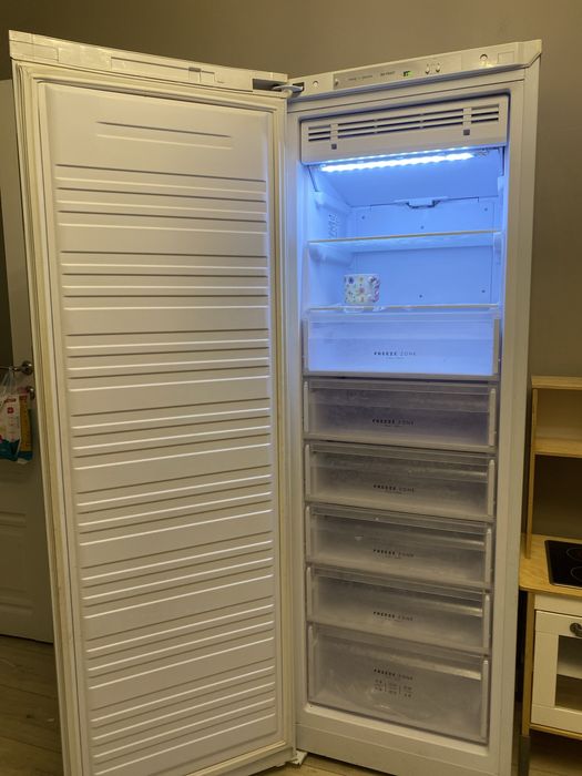 Продам морозильник