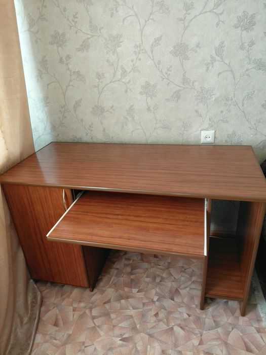 Стол компьютерный натуральное дерево