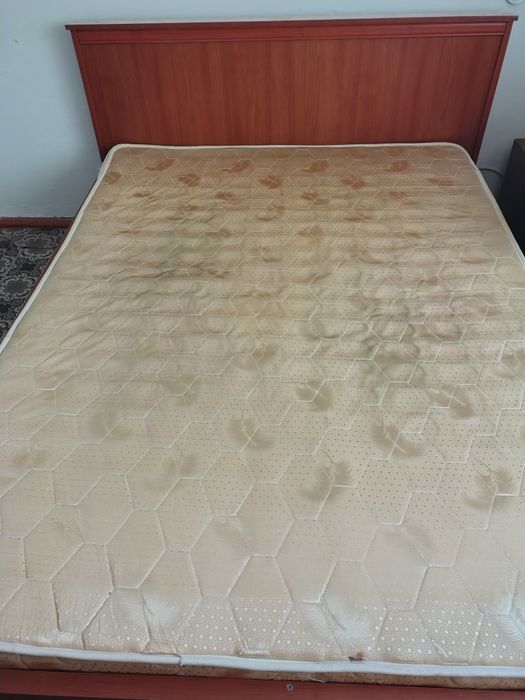 Продам спальный гарнитур