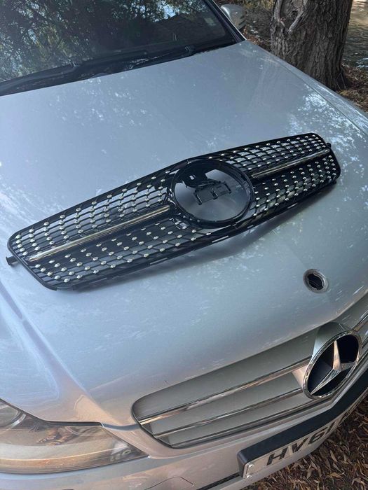 Решетка диамантена за Mercedes C-Class W204 седан, комби, купе, предна