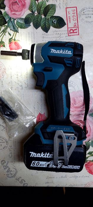 Cheie impact Makita DTD173 cu acumulator de 6 Ah