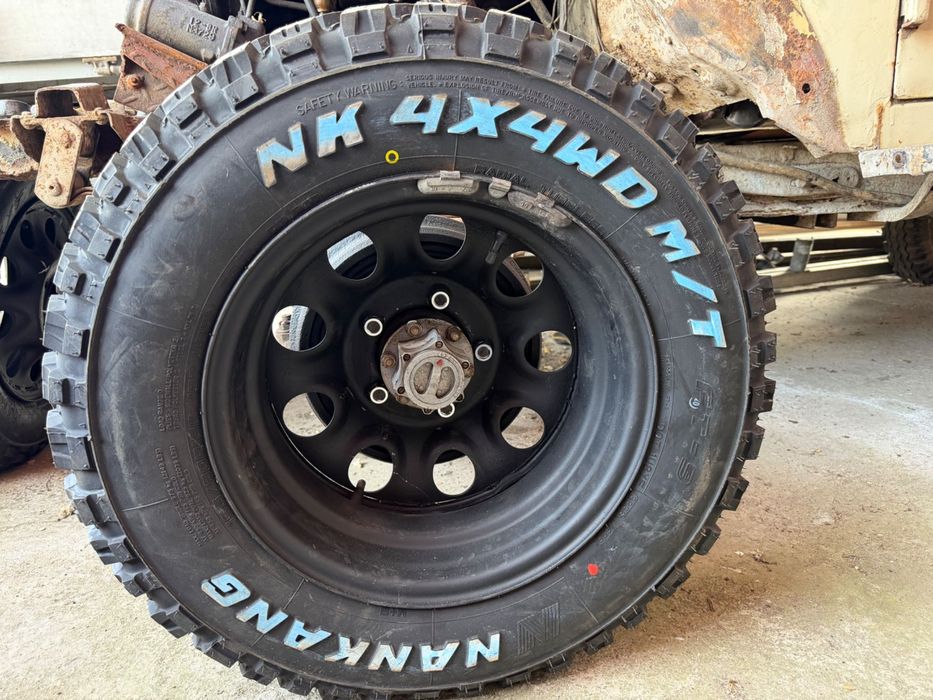 Офроуд гуми с джанти, чисто нови.