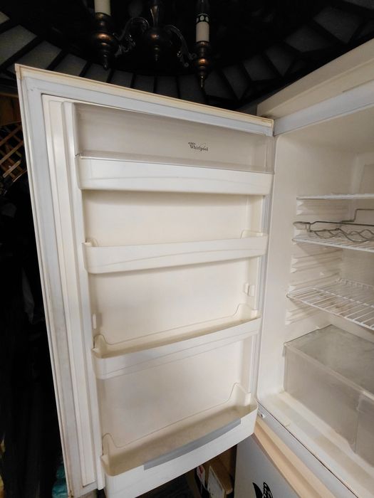 Хладилник с фризер Whirlpool