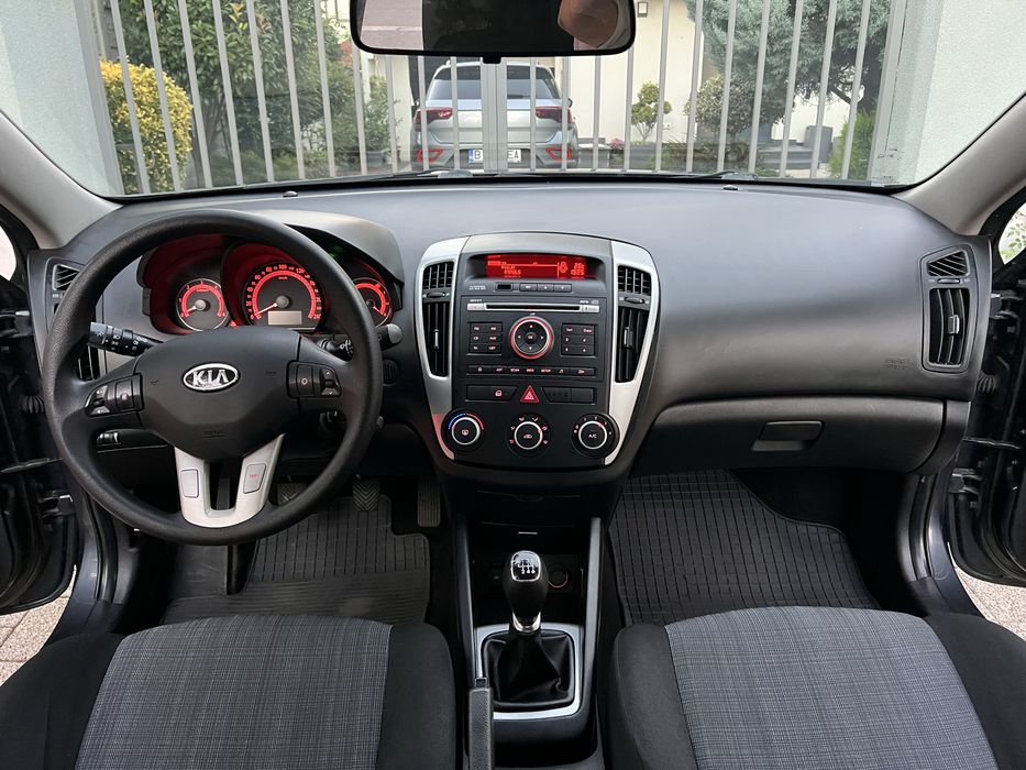 KIA CEED 1.6 Diesel 2012 E5 km Doar 123.000 impecabila