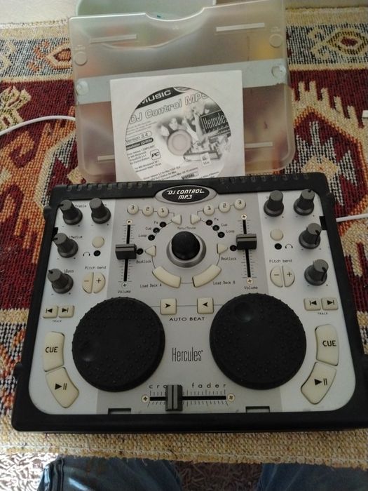 Vând dj control mp3