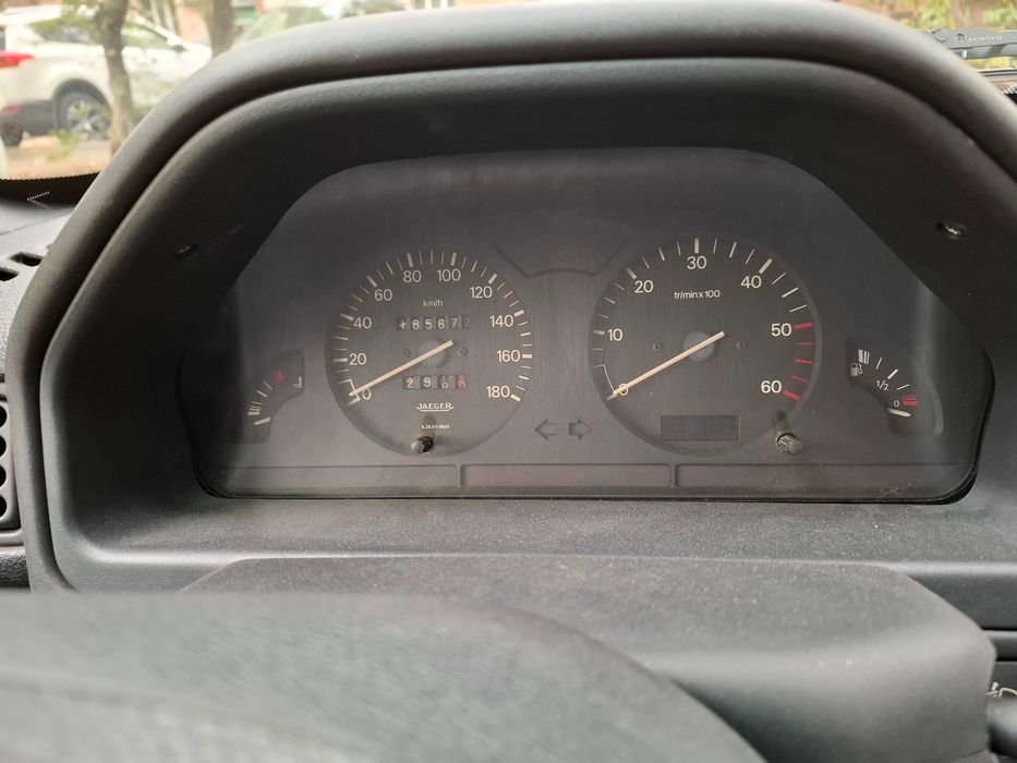 Peugeot 106 в очень хорошем состоянии